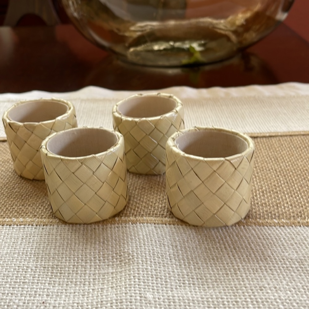 Natural Pandanus Napkin Rings - Picture 2 of 2
